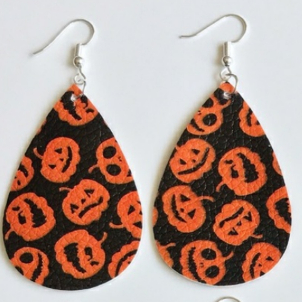 Halloween 🎃 Earrings Boutique New